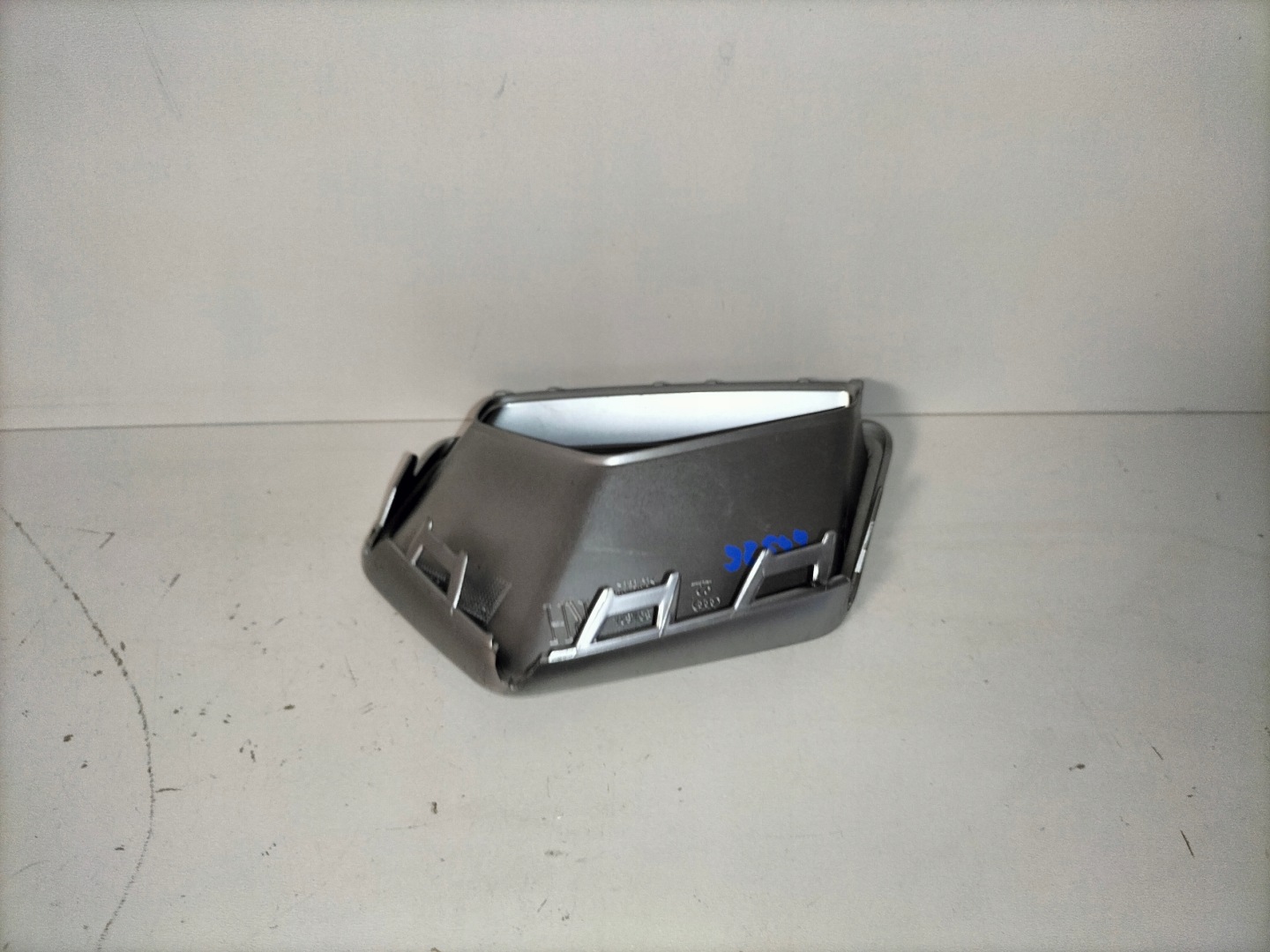 grille grid of a bumper front right AUDI A6 C8 18