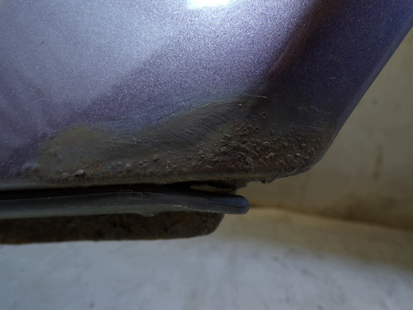 fender left front MERCEDES W124 E-KLASA
