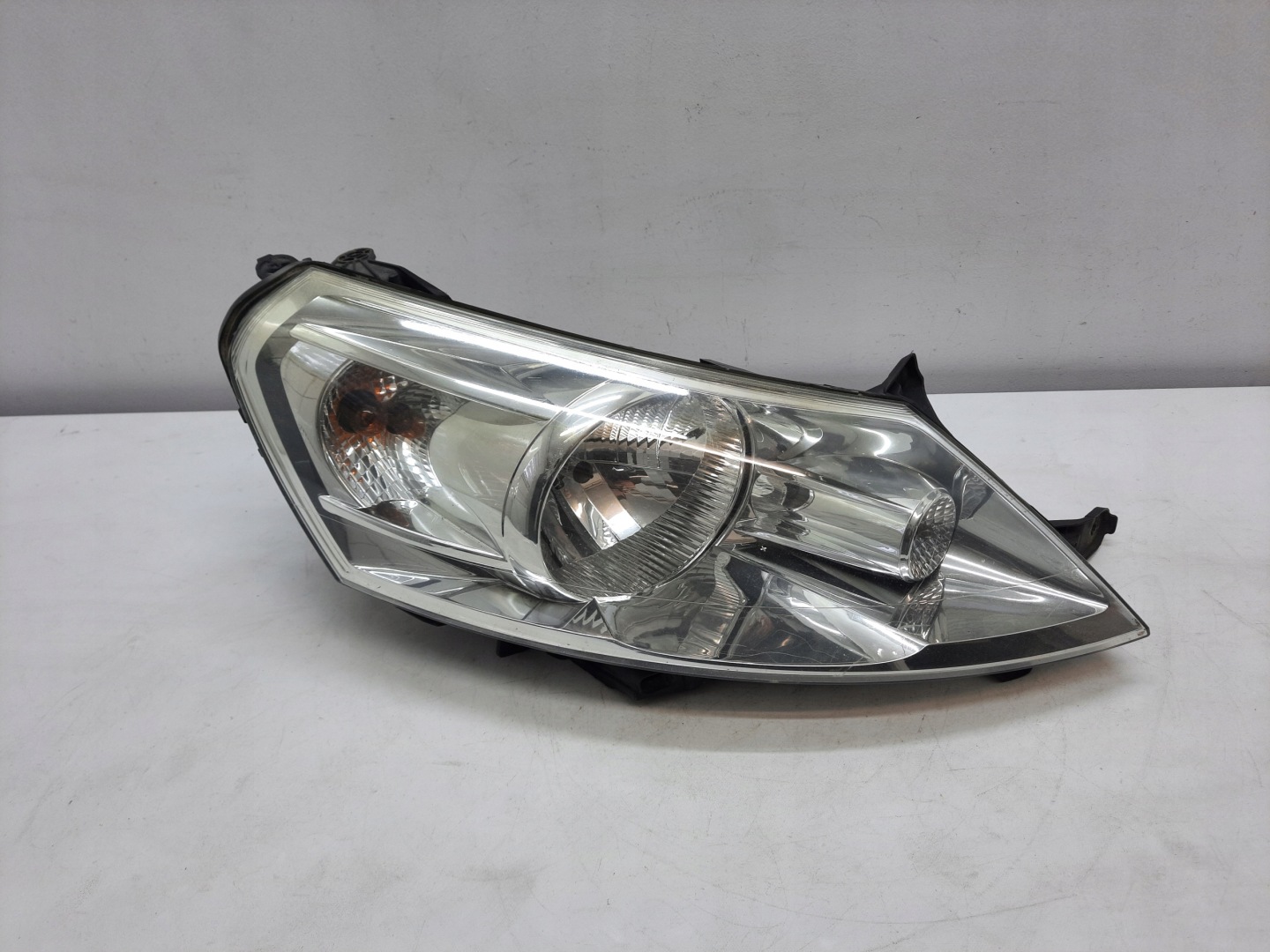 PEUGEOT EXPERT SCUDO JUMPY 06- light REFLEKTOR right front original EUROPA