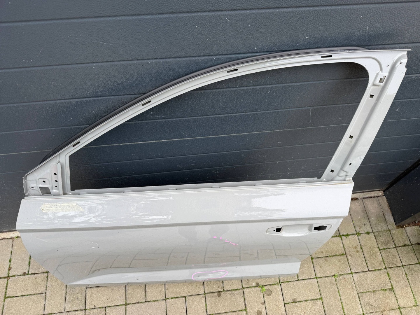 Skoda Karoq 575 16- door left front front