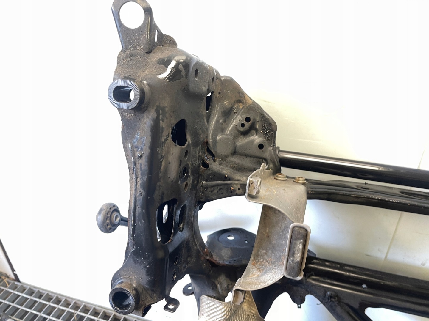 AUDI A6 C7 11-18 A7 axle beam front subframe of the engine axle beam TRAWERSA original