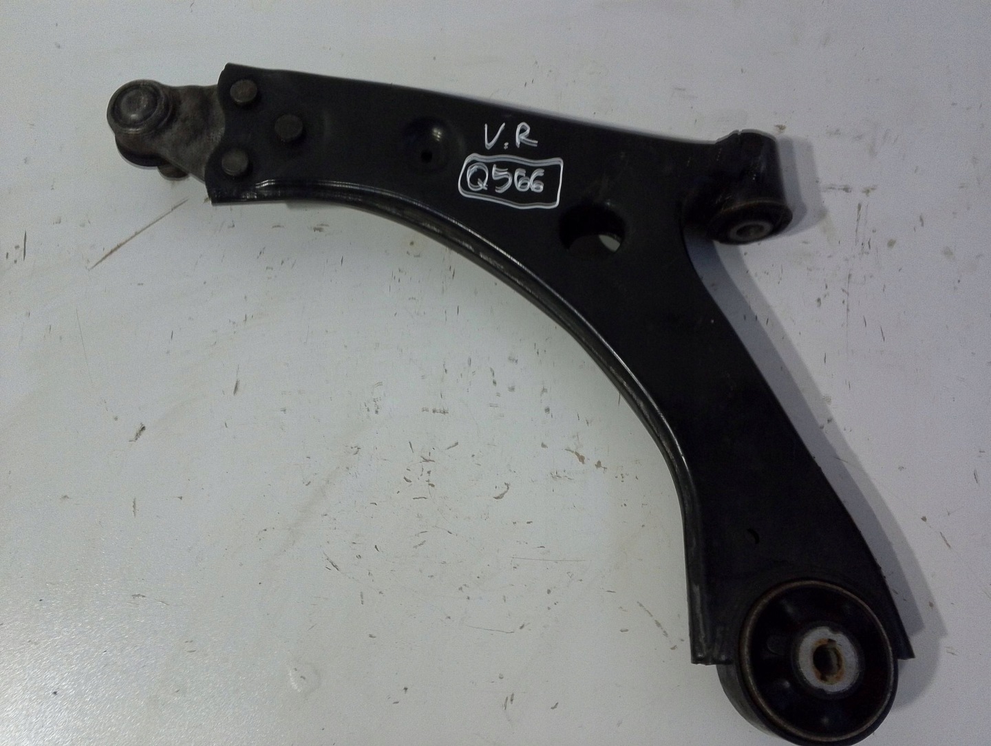 Ford Kuga MK3 arm front right LX613A423BEA (Q566)