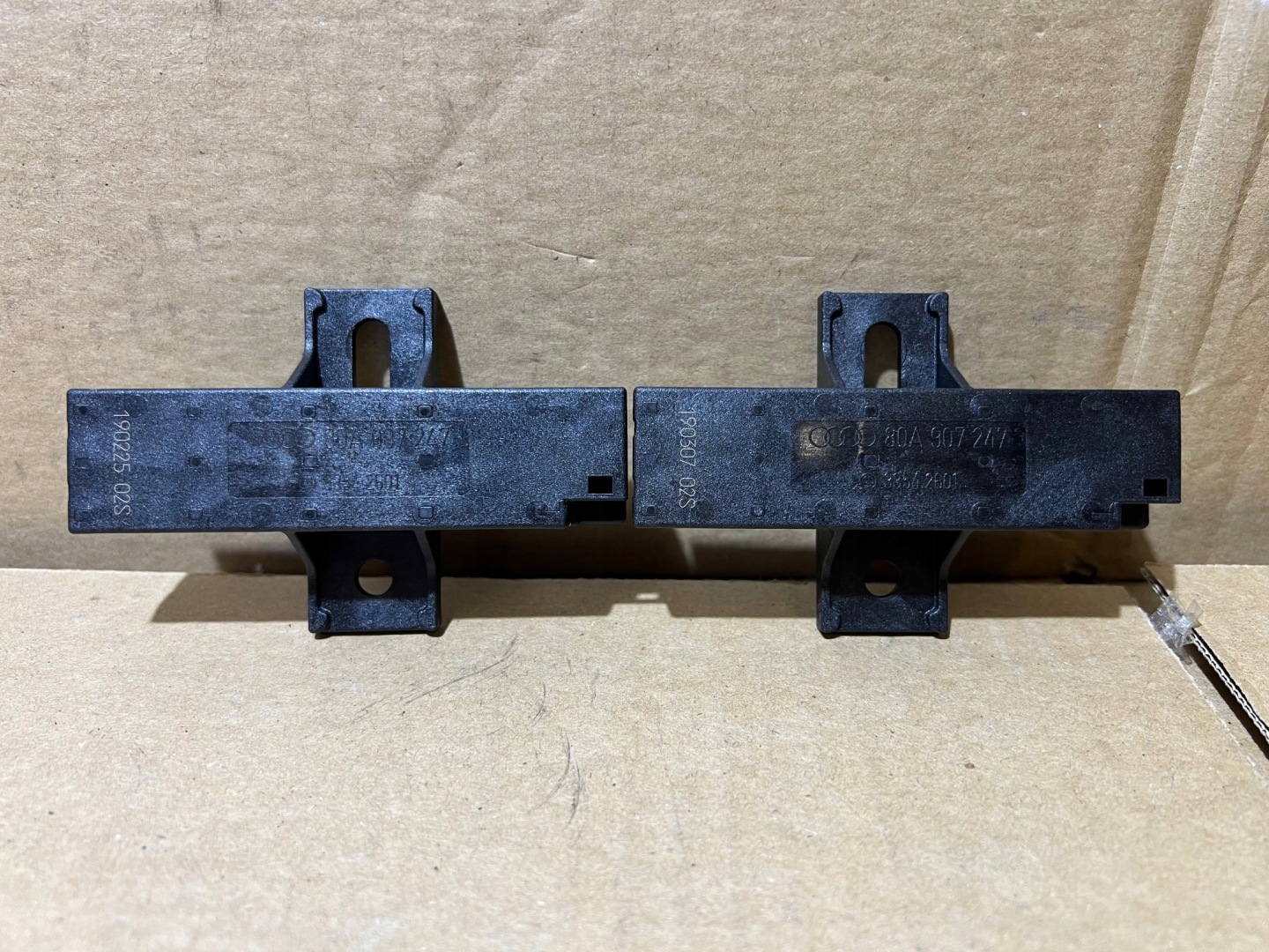AUDI Q5 80A Module Unité de contrôle Amplificateur Antenne KESSY 80A907247