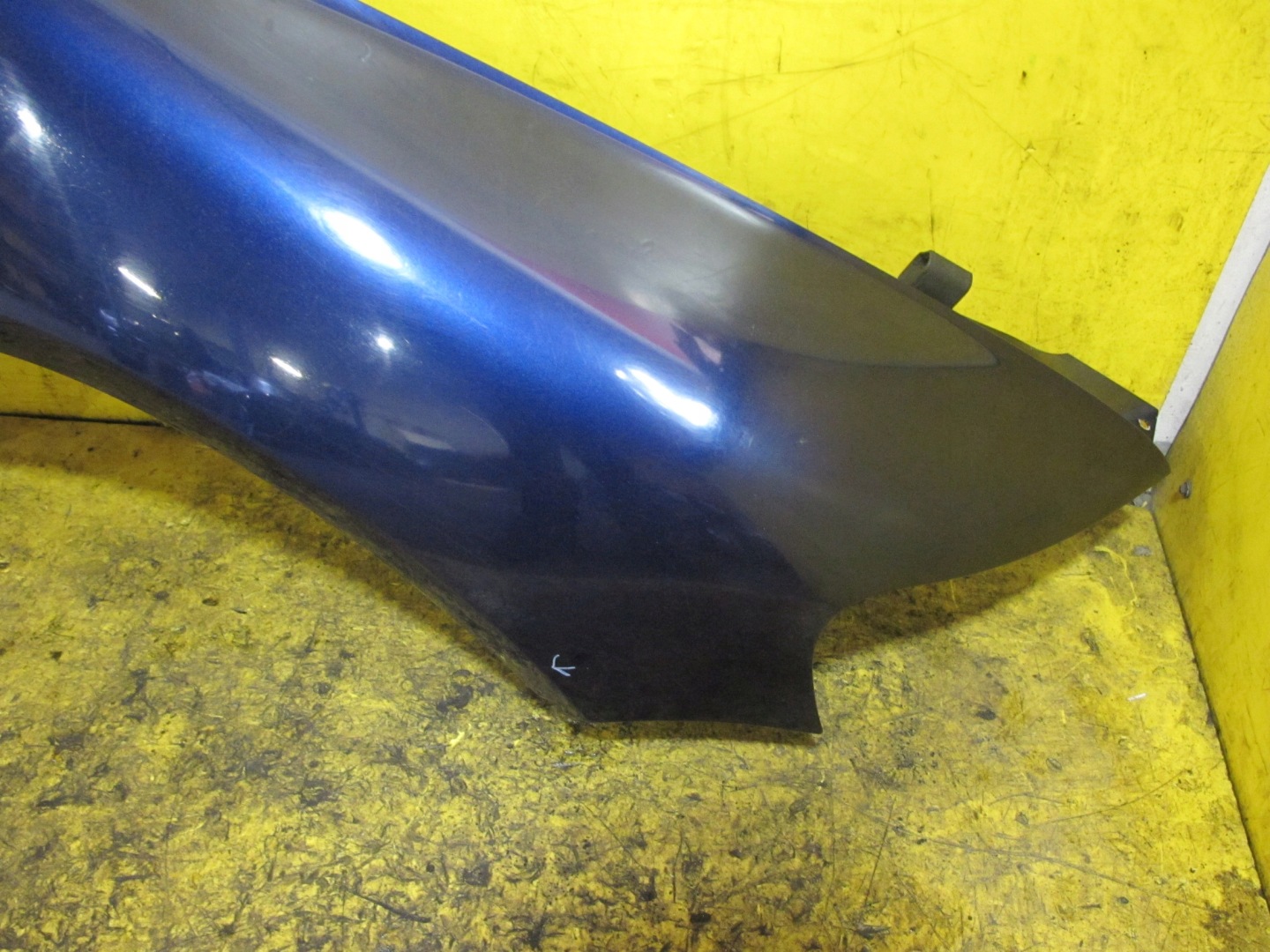 VW TOUAREG 7LA 02-07 fender right front LD5Q