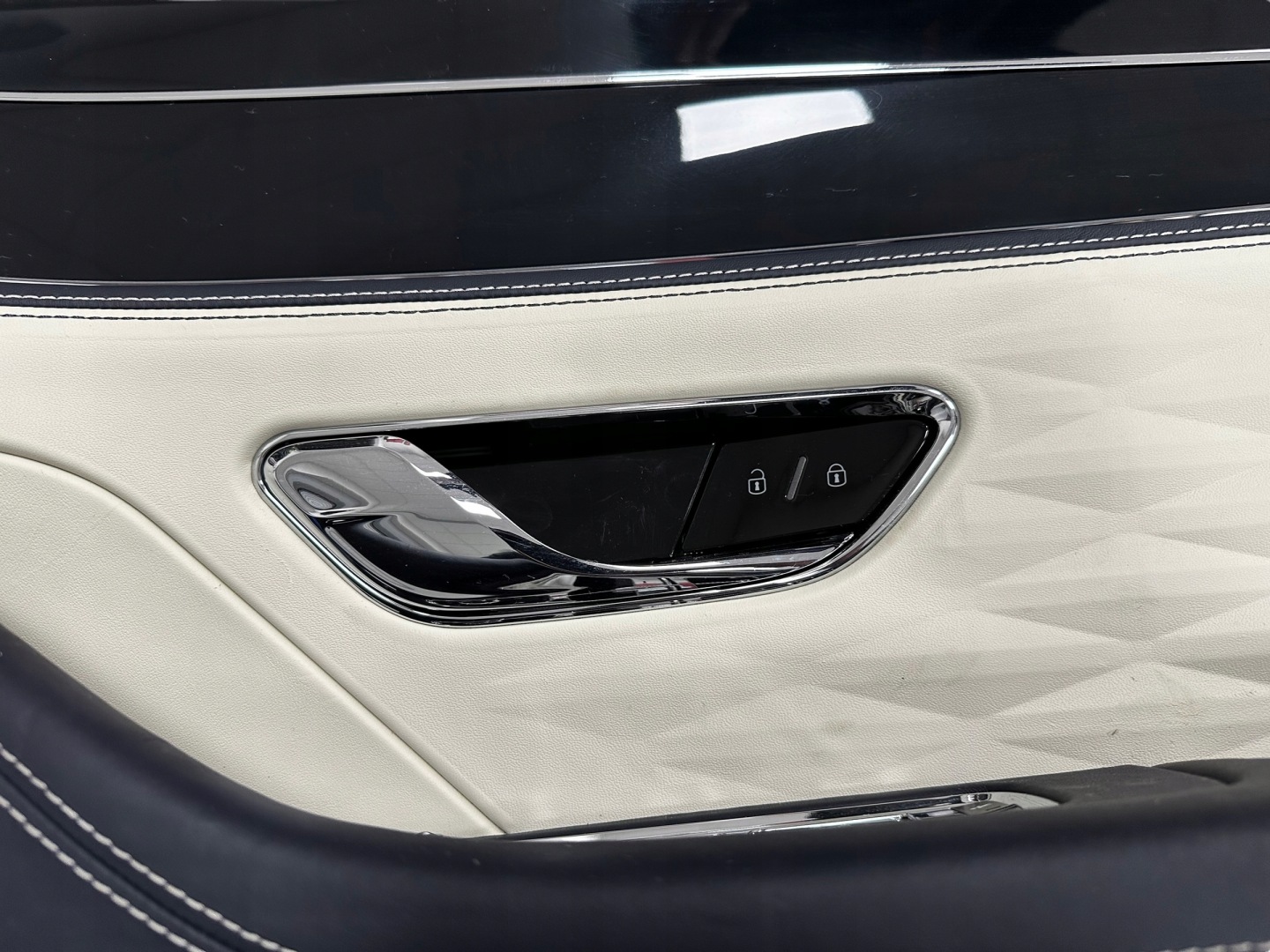 BENTLEY FLYING SPUR RHD right front side door