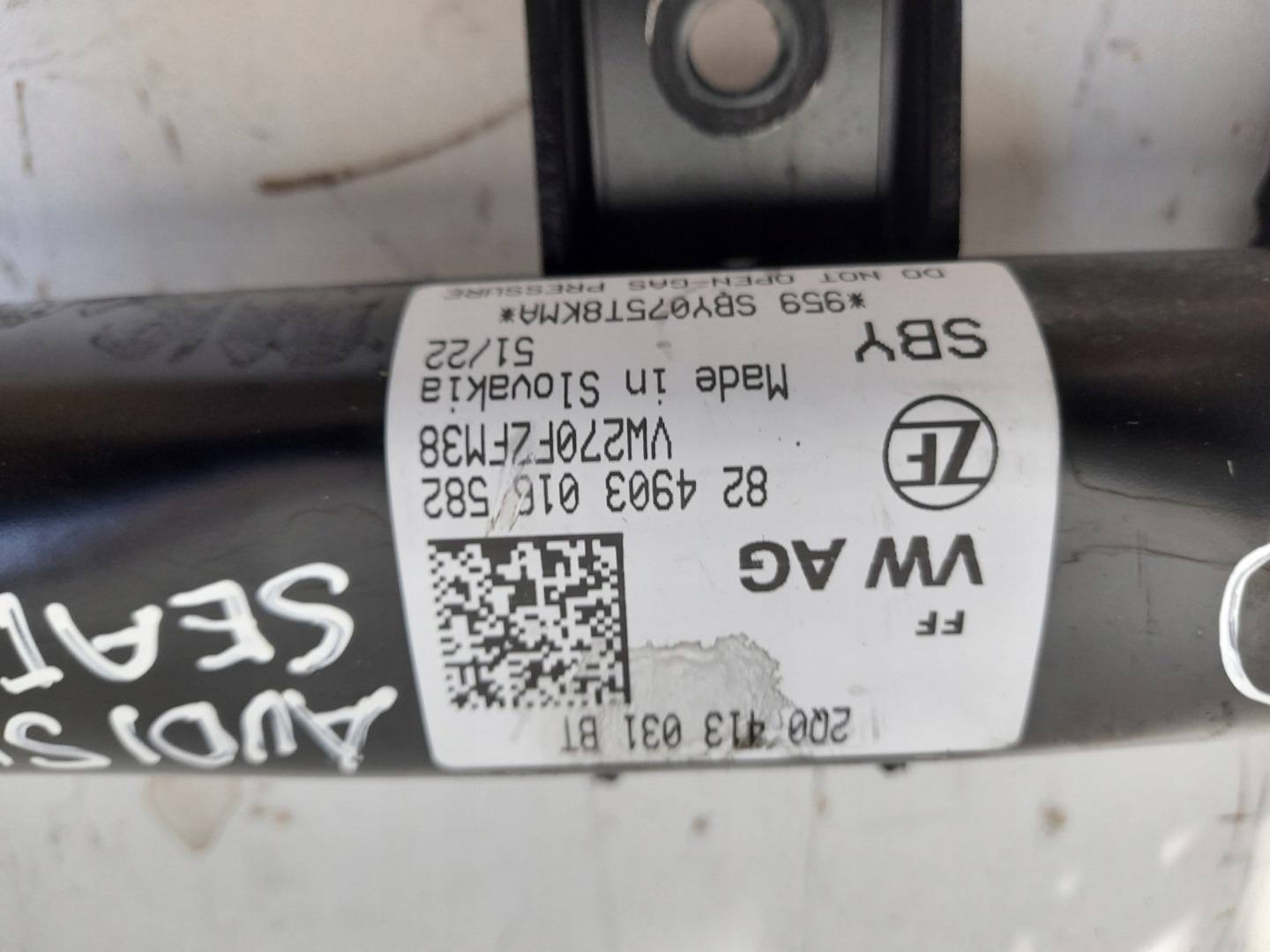 shock absorber right front VW POLO 2G 2Q0413031B
