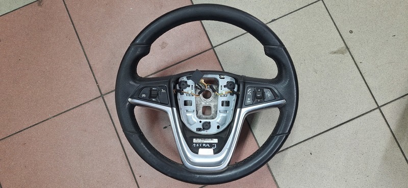 lenkrad OPEL ASTRA J 13351022