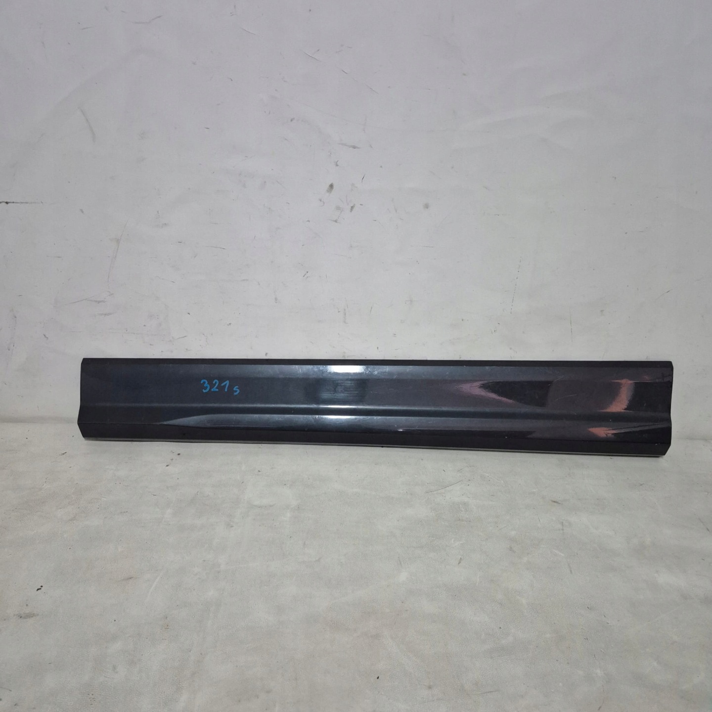 AUDI Q2 S-LINE 16r. -> moulding cap door left front 81A853959B