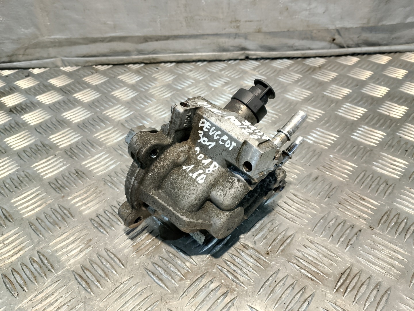 Einspritzpumpe PEUGEOT 301 LIFT FL 1.6 BLUEHDI 0445010739 9811347380