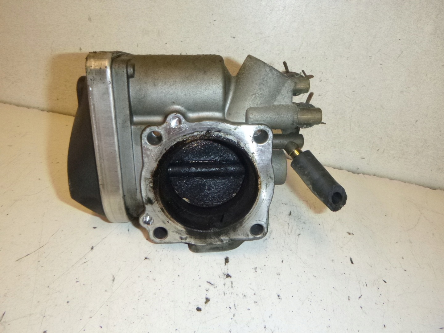 Valvola a farfalla Skoda Octavia 1.6 BFQ 2000r. 06A133062AB