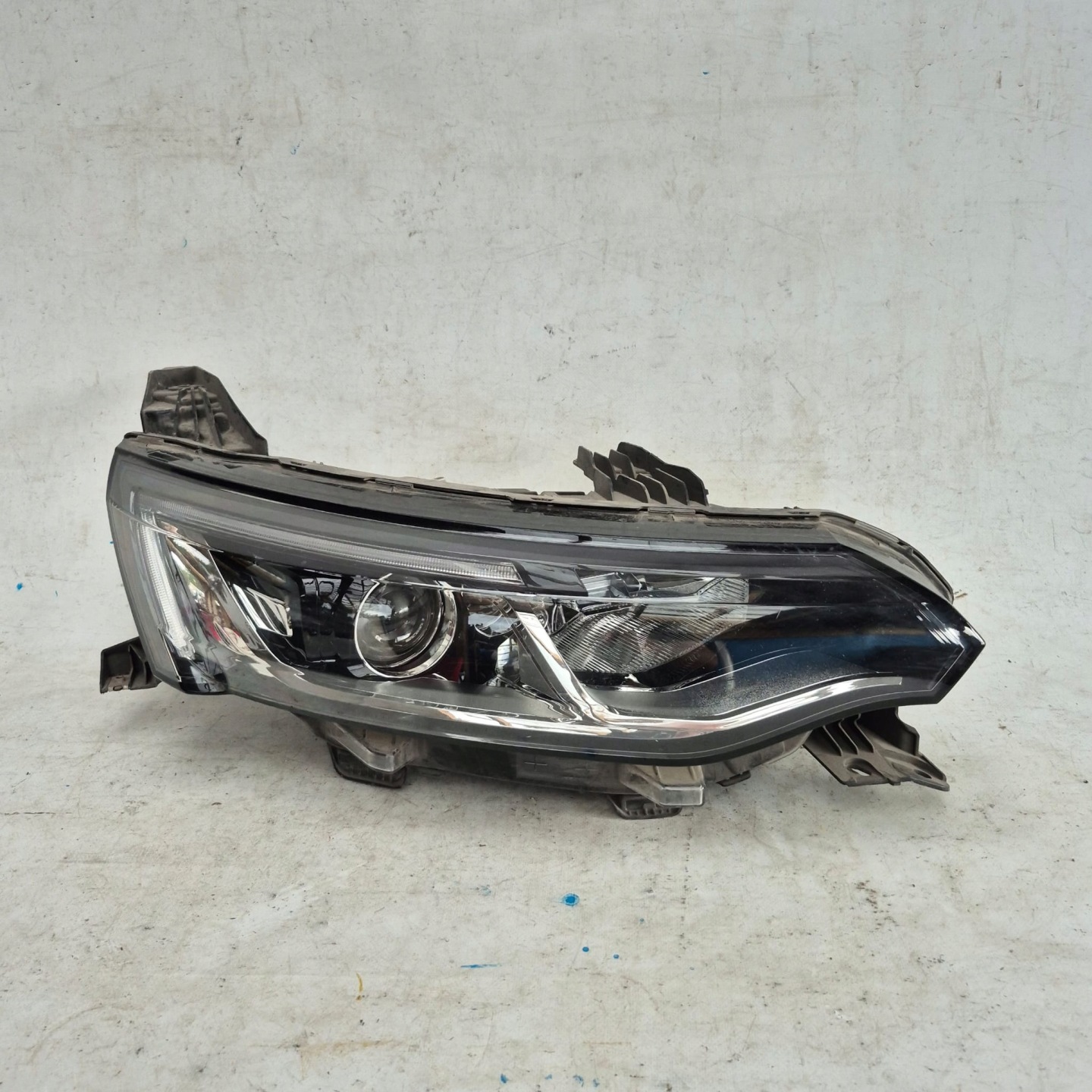 RENAULT TALISMAN 15- light right front front lens LED 260108543R