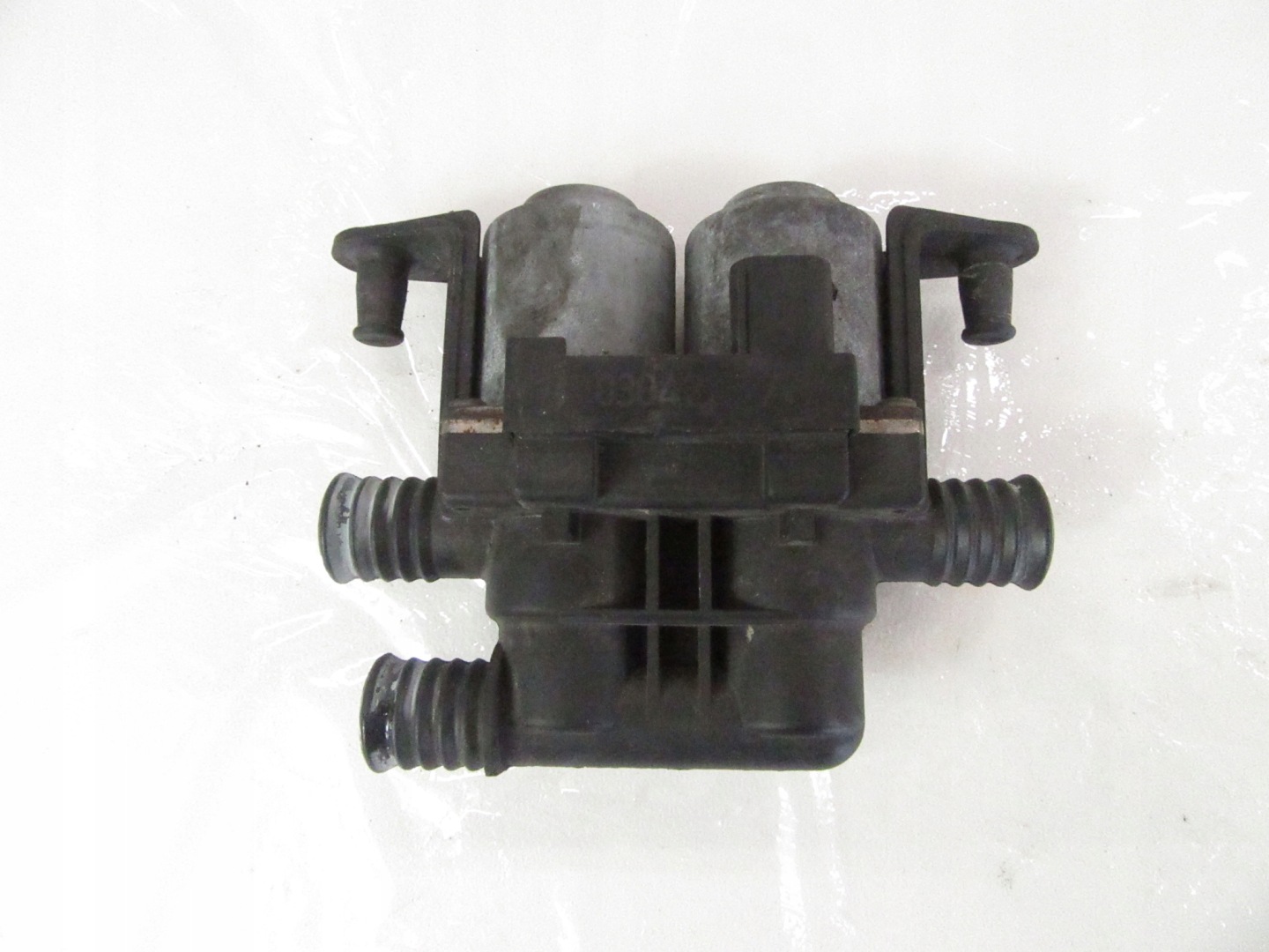électrovalve d’eau chauffage BMW e38 e39 e53 X5