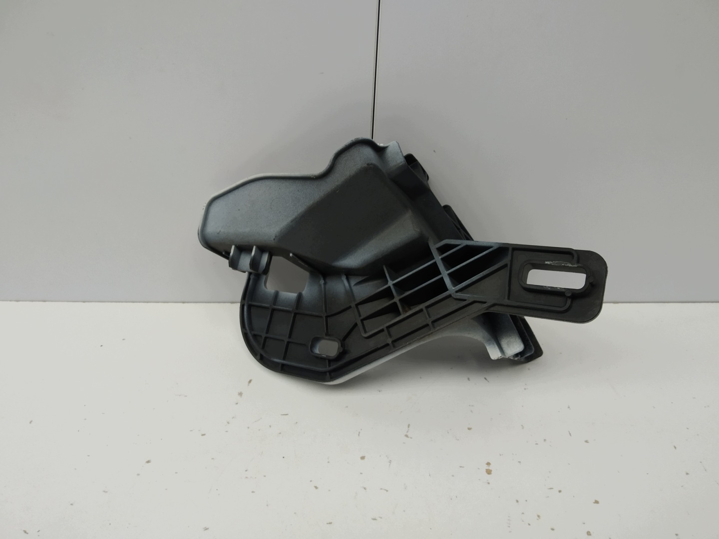 2011r + Range Rover Evoque L538 support étrier aile avant droite