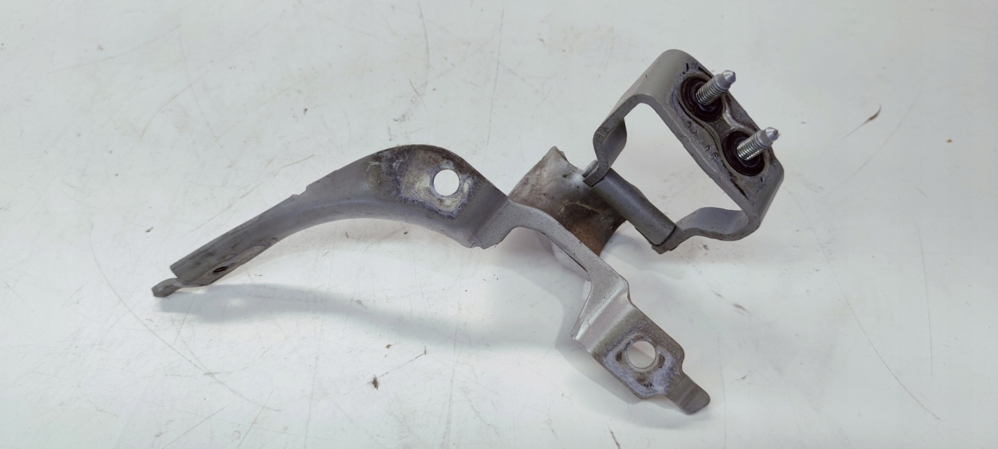 hinge bonnet left rear part AUDI A4 B7 AVANT 8E9827299F