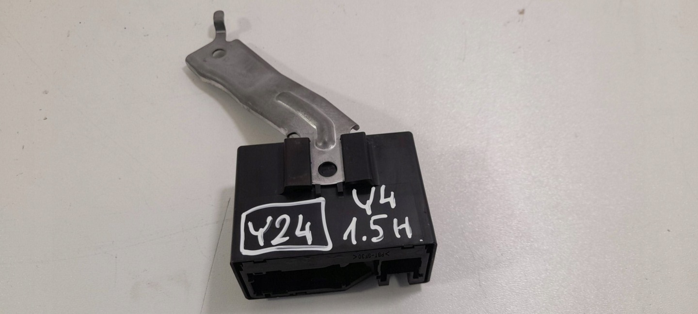 Toyota Yaris IV XP21 1,5H control unit module 8264452040 (Y24)