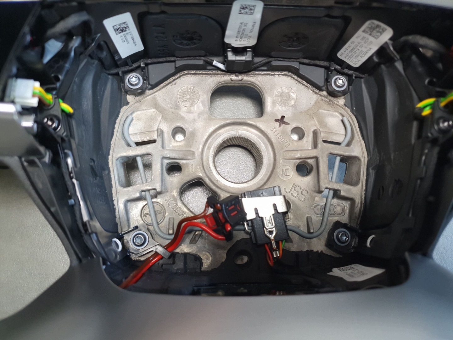 Audi Q6 e-tron volan koža multi 85E419091BS