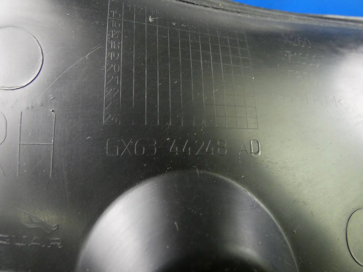 JAGUAR XF X260 sedan moulding side boot right rear part