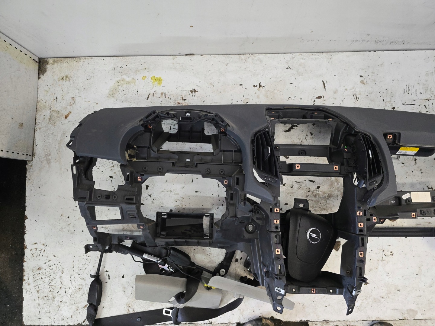 OPEL ZAFIRA C dashboard console airbags tension belts original grey