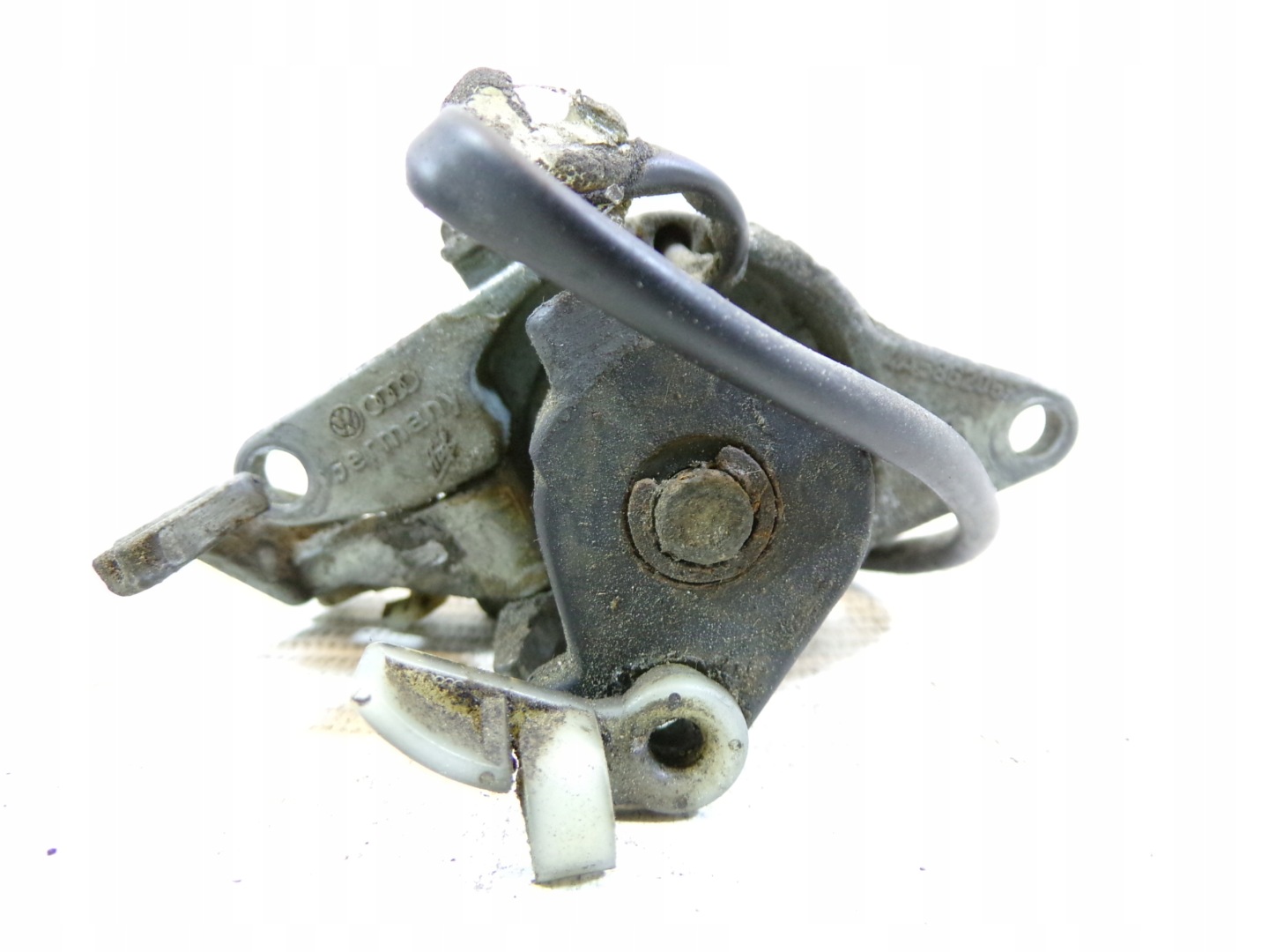 lock bonnet boot AUDI A6 C4 sedan (H)
