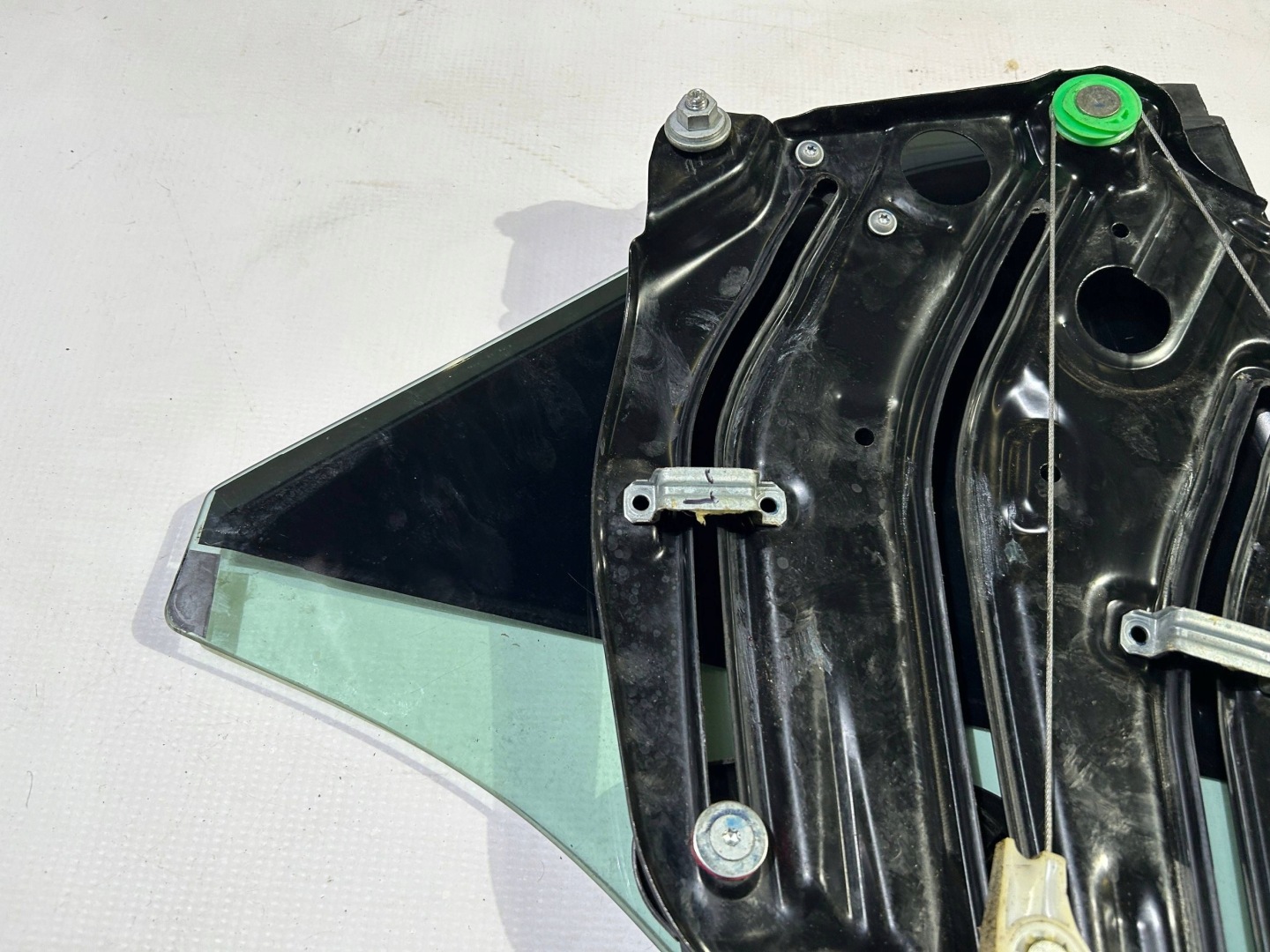 window rear part rear left window regulator Ford Mustang Cabrio 2015