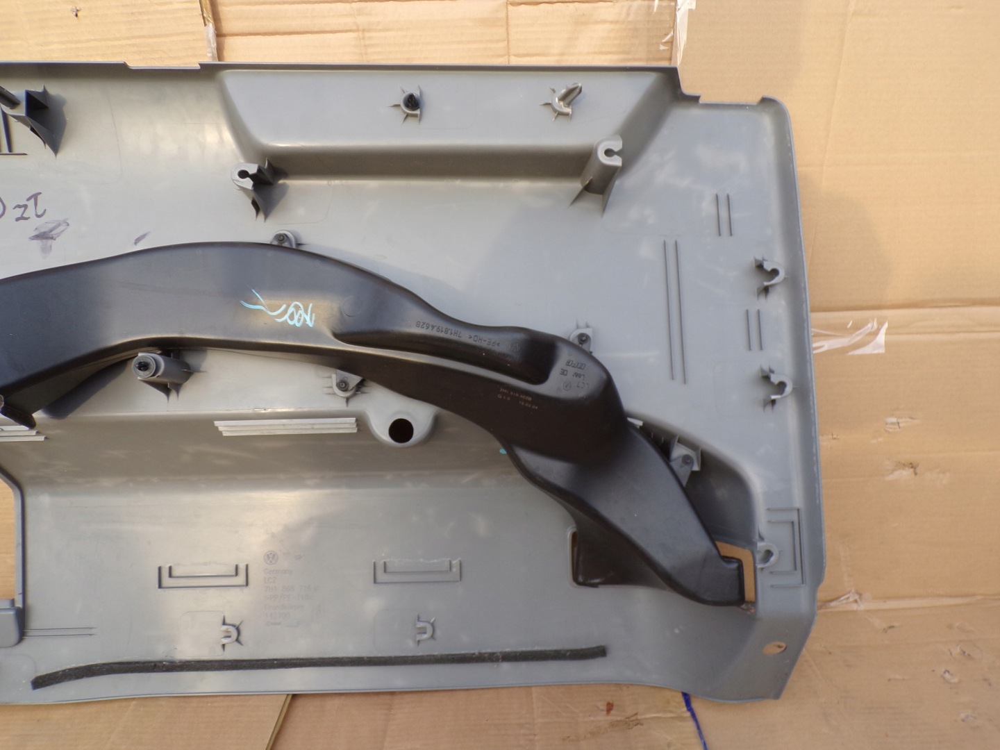 VW T5 right side rear boot 03- 7H1868716 C