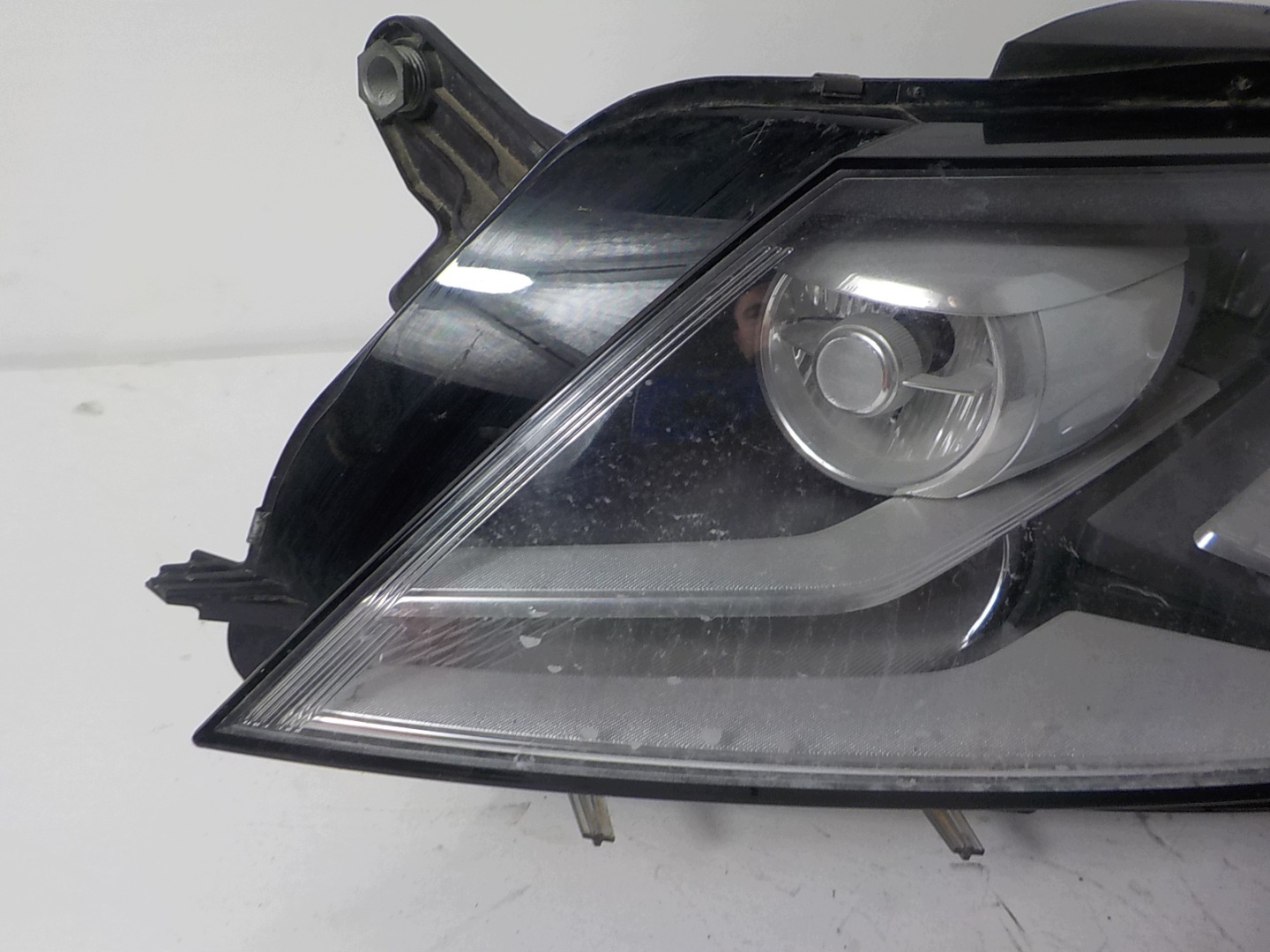 VOLKSWAGEN PASSAT CC LIFT XENON light left front front UK