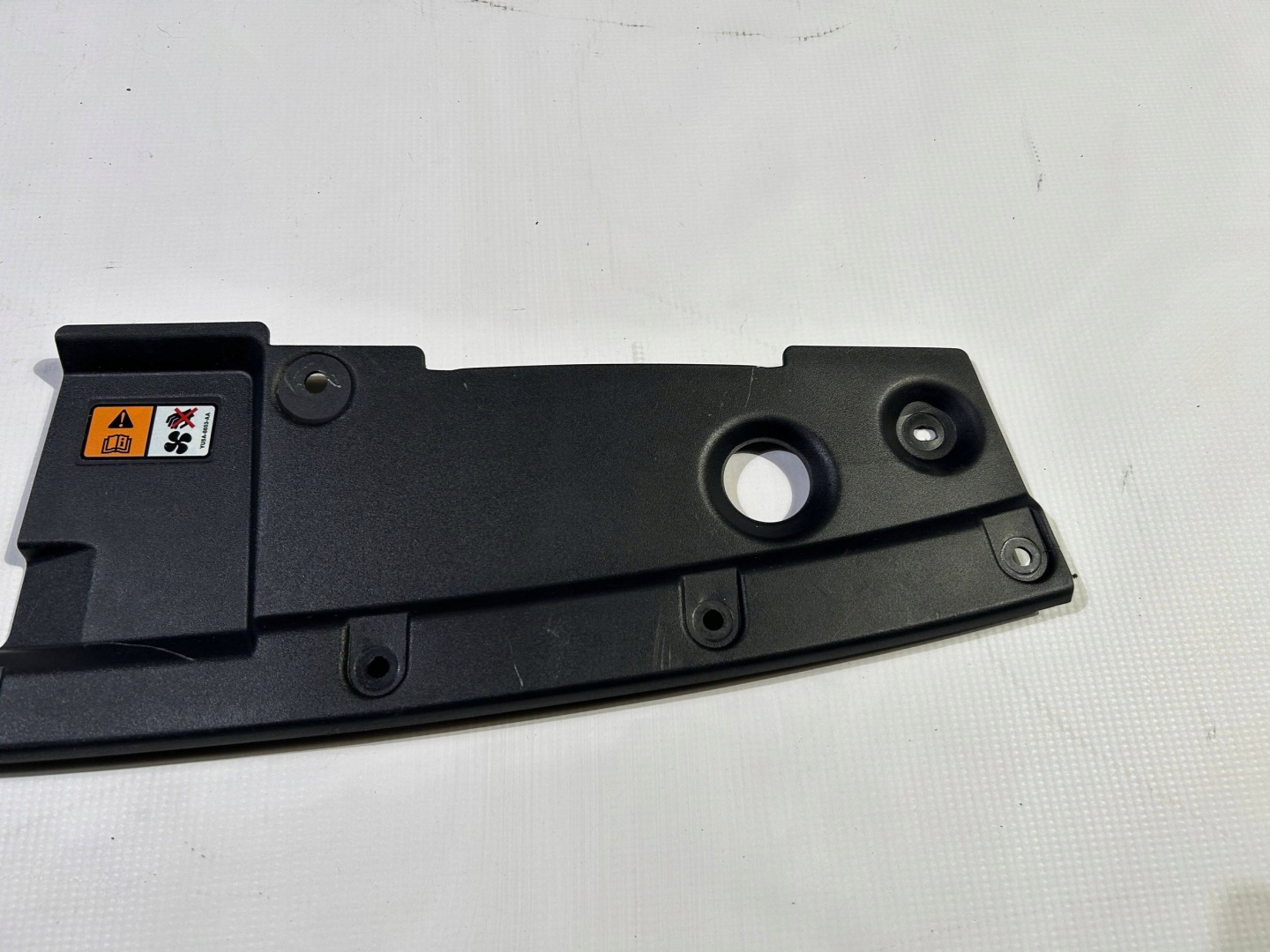 Horn kryt stěny předního chladiče Ford Flex 2013