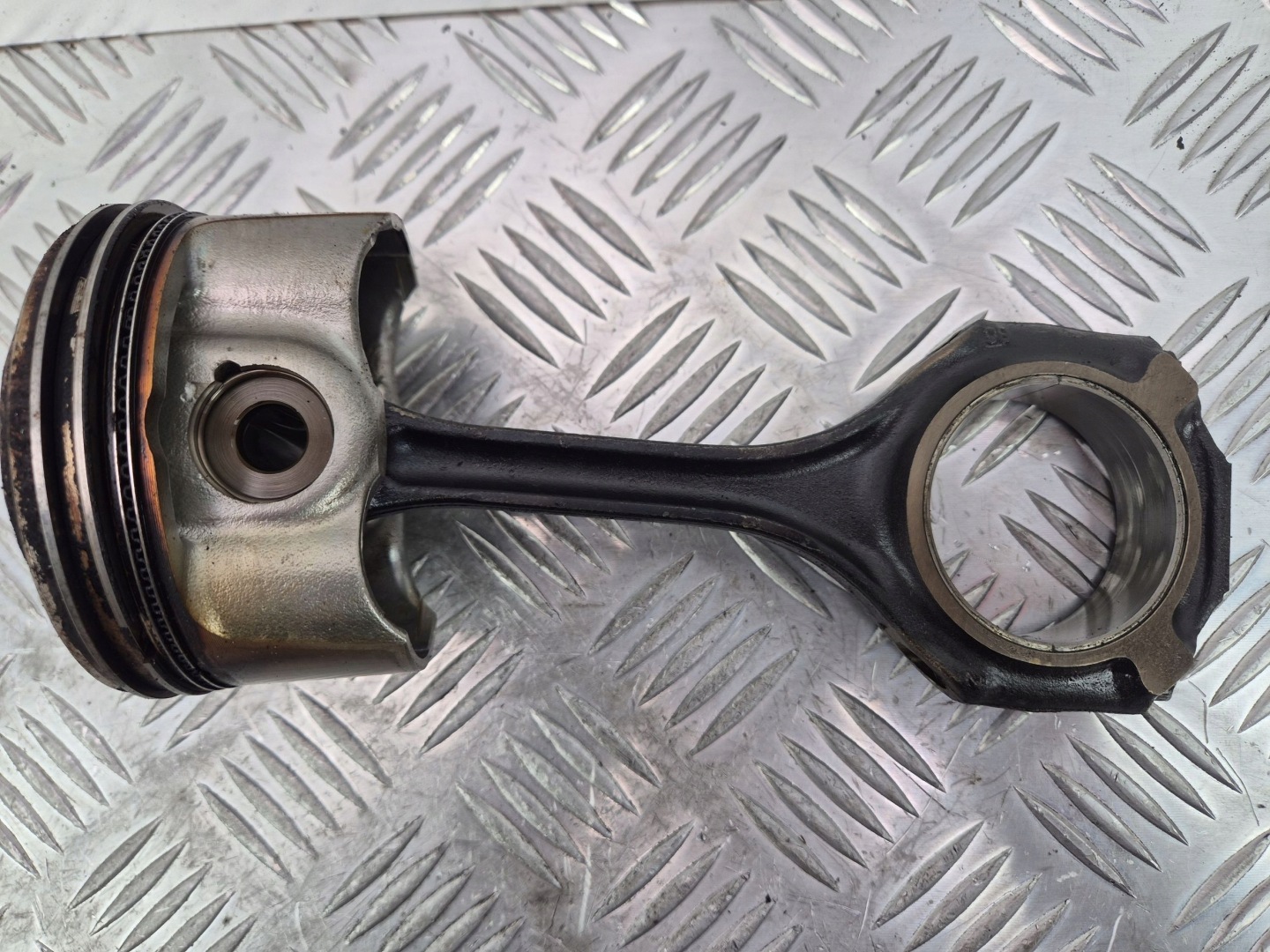 piston with connecting rod Mercedes C280 W204 0821RA 272.947