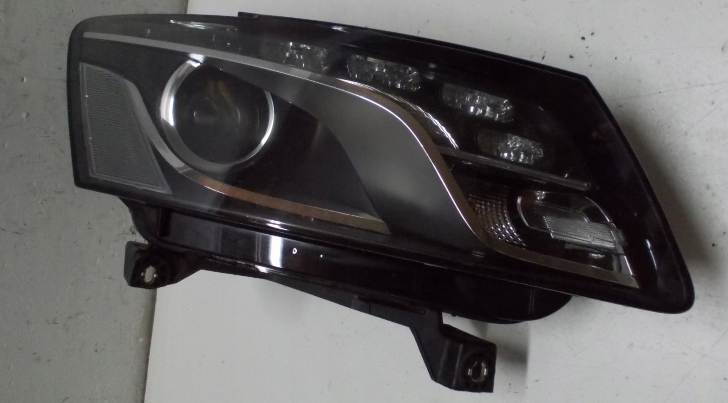AUDI Q5 2.0 TDI 11R light right front XENON GB