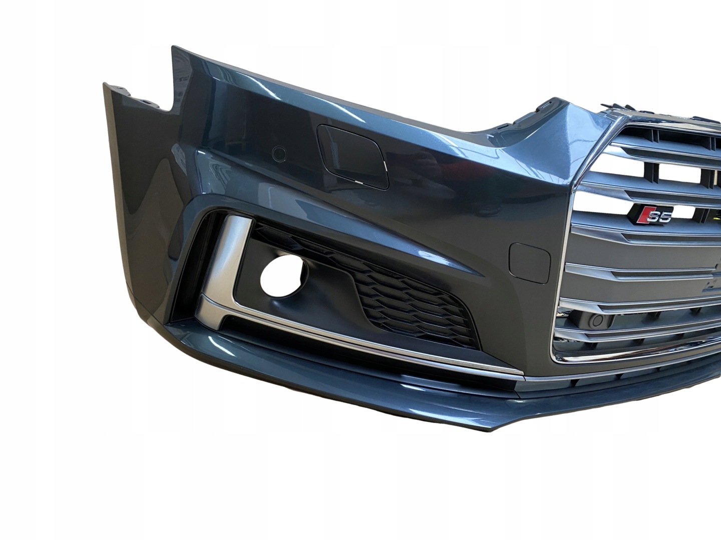 AUDI S5 8W bumper front LX7L