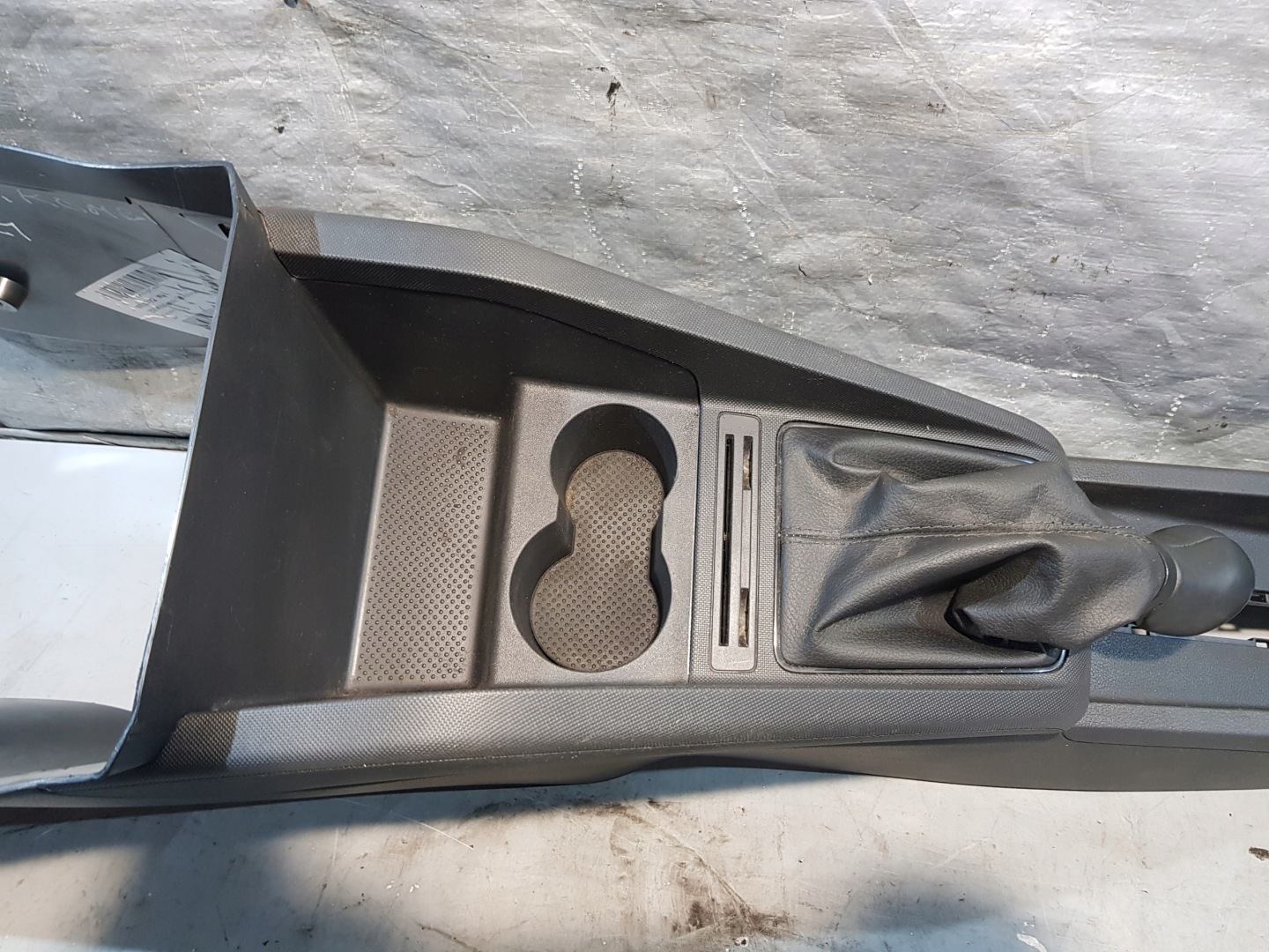 TUNEL mitte SKODA FABIA III KOMBI 19R 6V0863243 + Schlaltknopf