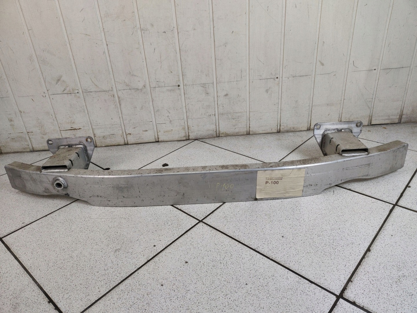sider pillar of a bumper front Jeep Cherokee 5 2014 1741468613