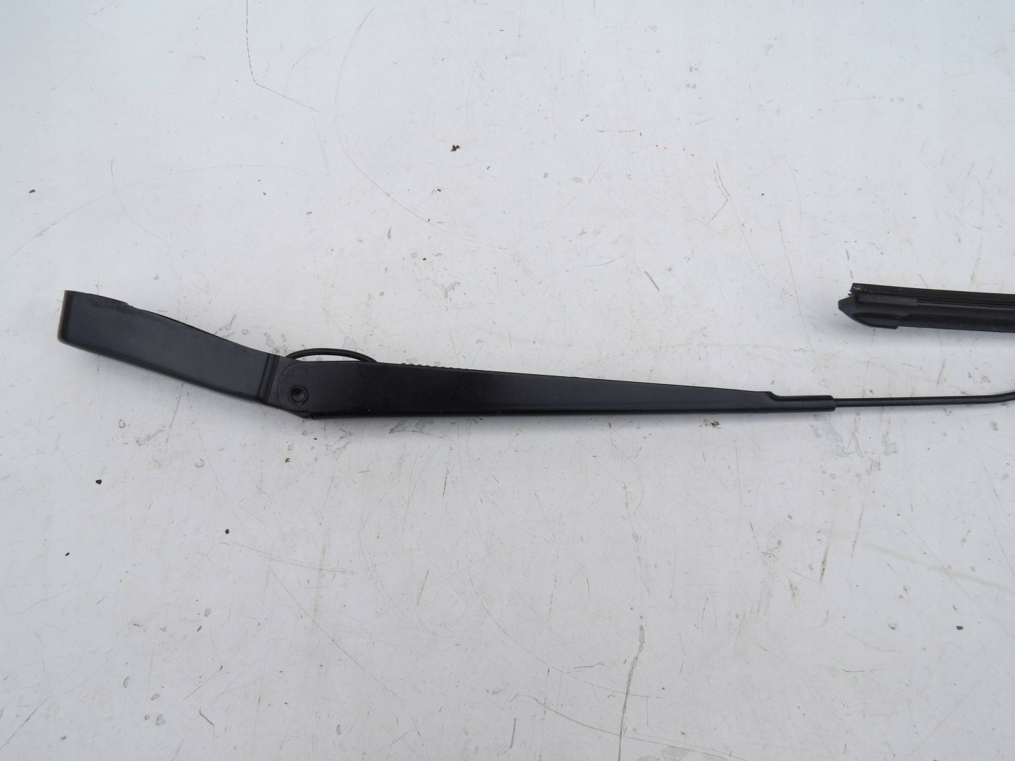 wiper arm right front VOLVO XC70 II AWD 2.4D 2000-2007r 30655615