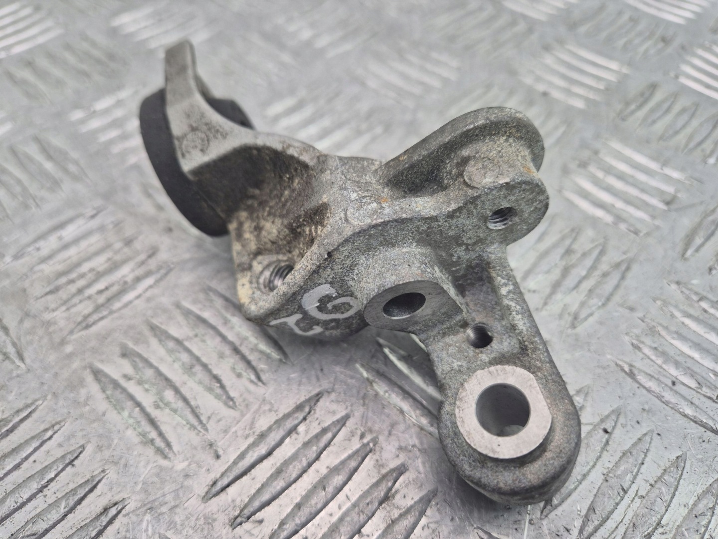 engine mount Mercedes C200d W205 A6542200000 OM654