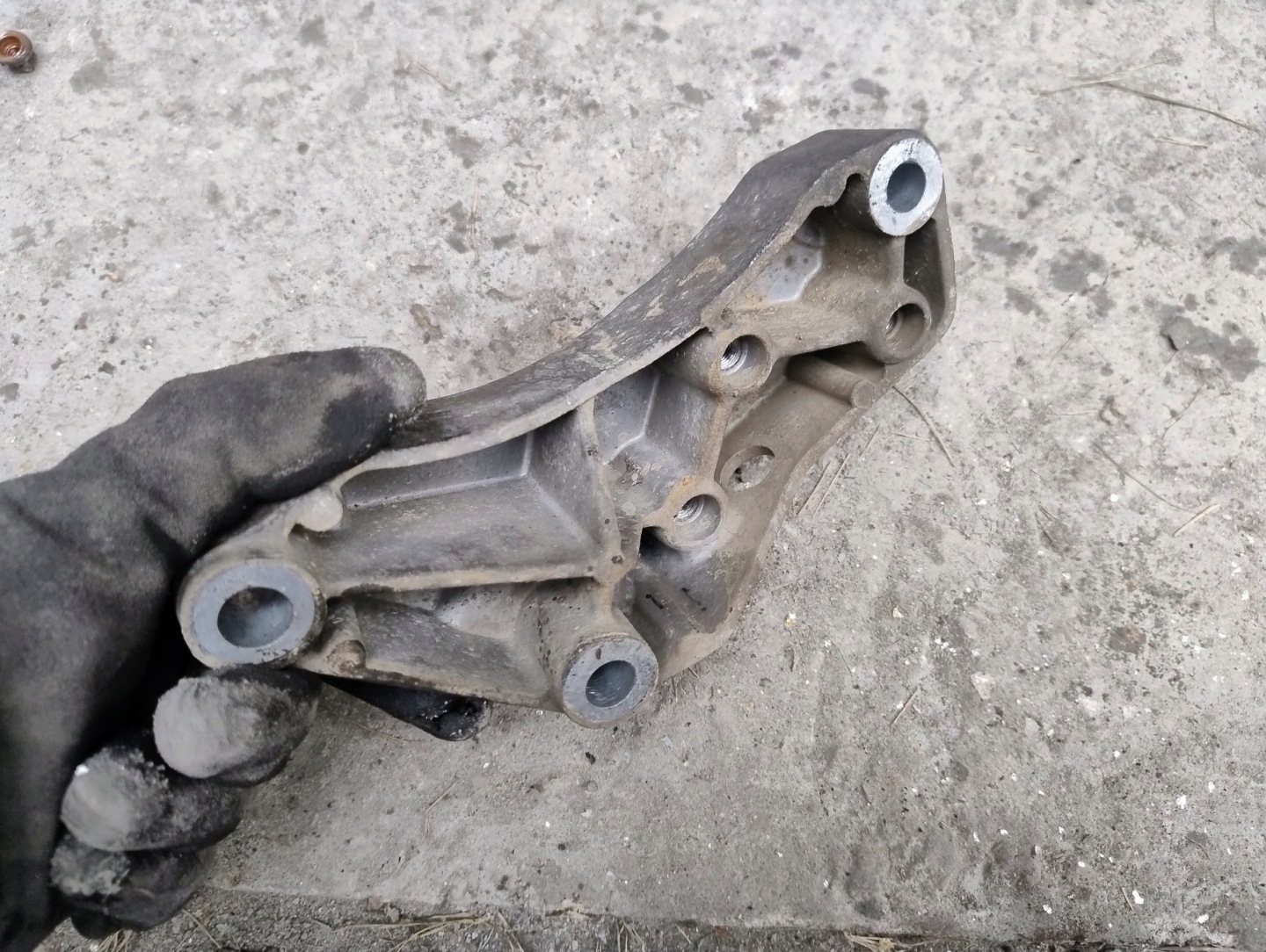 Getriebehalter VW SKODA SEAT 1K0199117