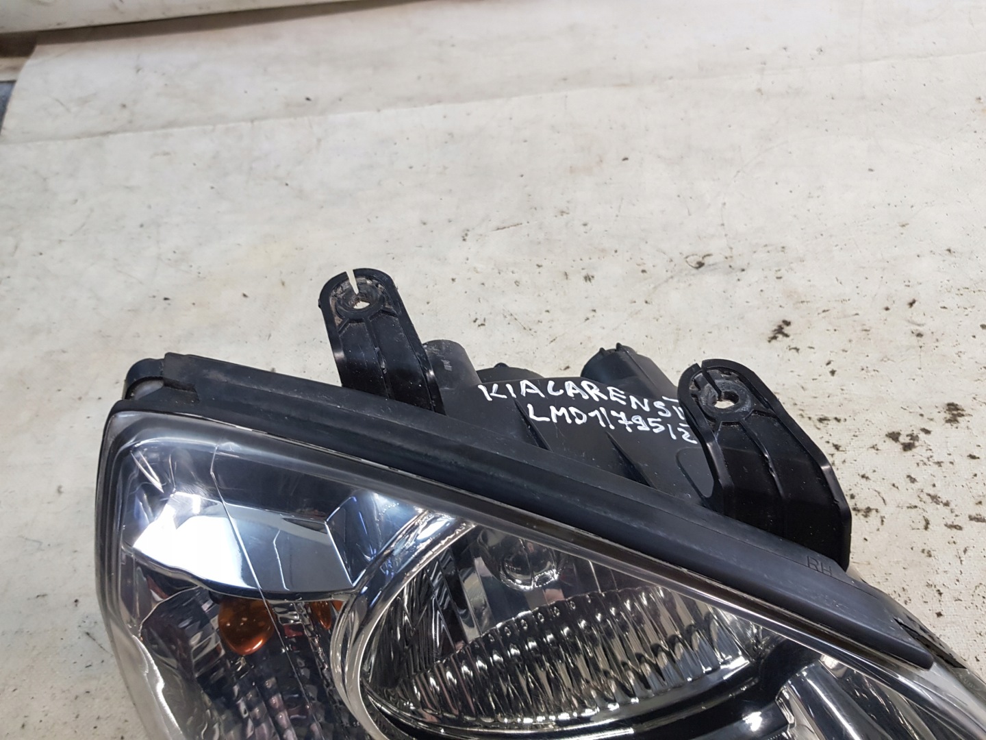 light right front front KIA CARENS II 2005r. EUROPA