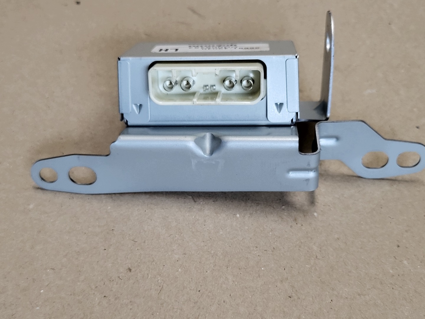amplifier ANTENY module holder control unit TOYOTA RAV4 V 86681-42040 OE EU