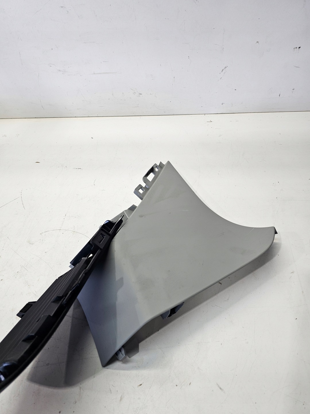 cover SLUPKA C left AUDI Q5 FY 80A867245B DT4