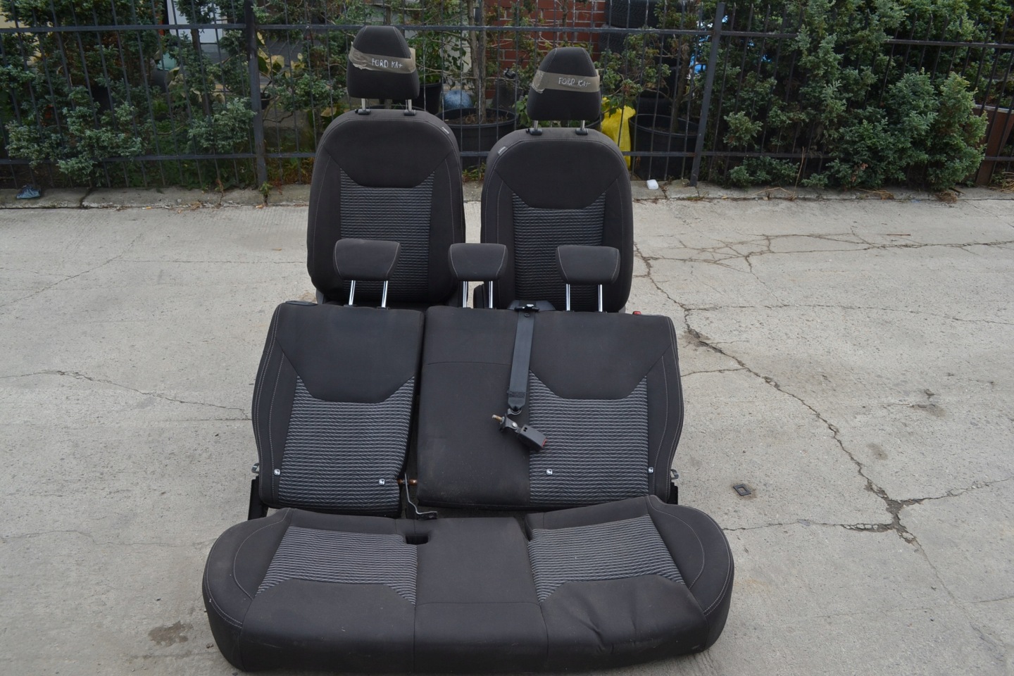 Ford Ka + 1.2 LIFT 2018 Sitze vorne heck Sitz innere mitte airbag EU