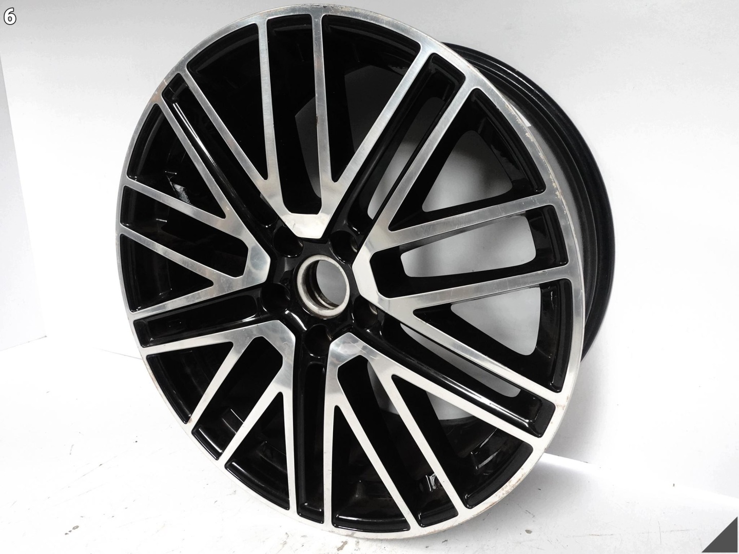 PORSCHE CAYENNE 9Y0 E3 TURBO design disk disk 10Jx22 ET48 5x130 QO1