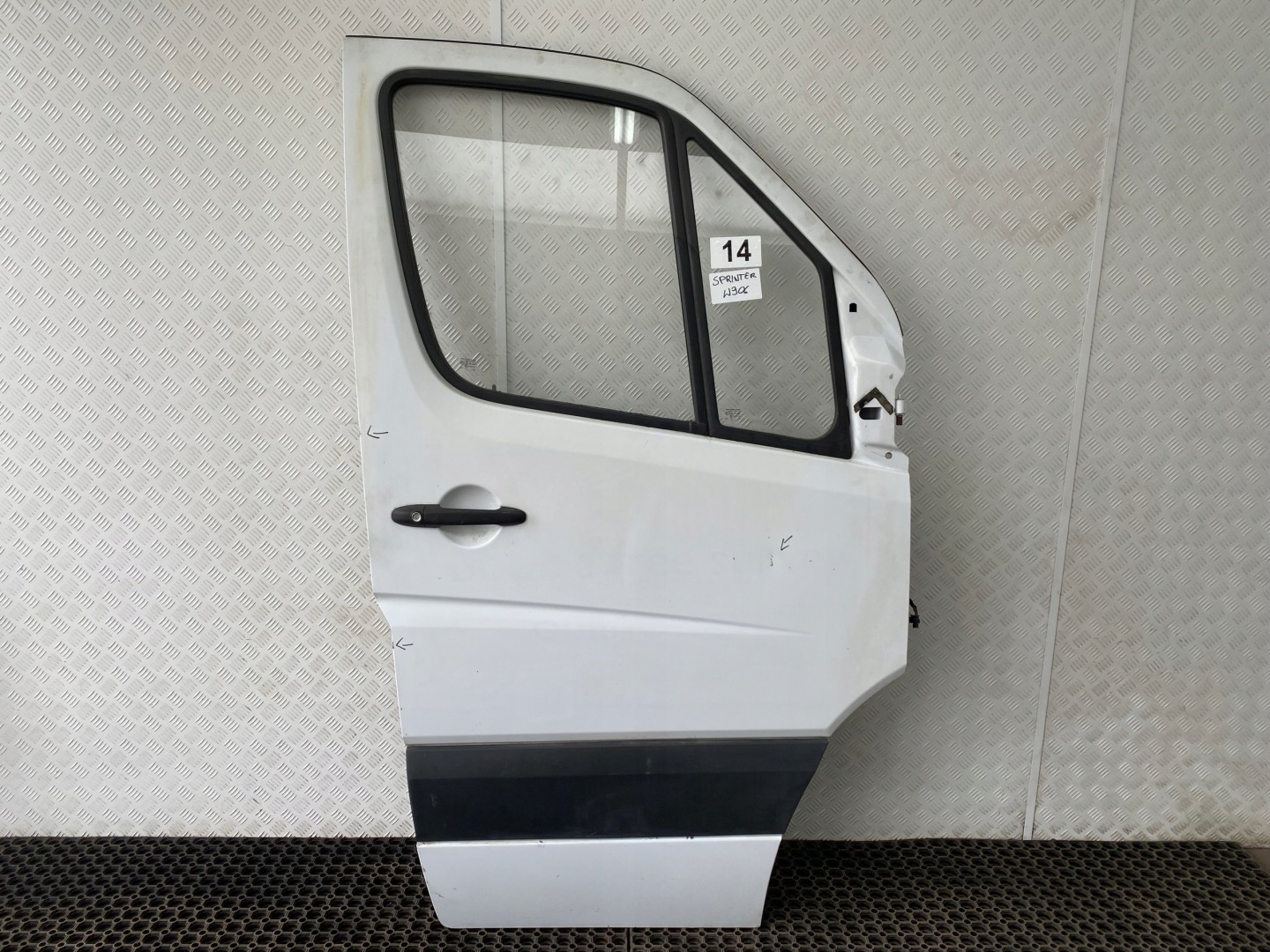 MERCEDES SPRINTER W906 06-18 door front right complete front BIALE