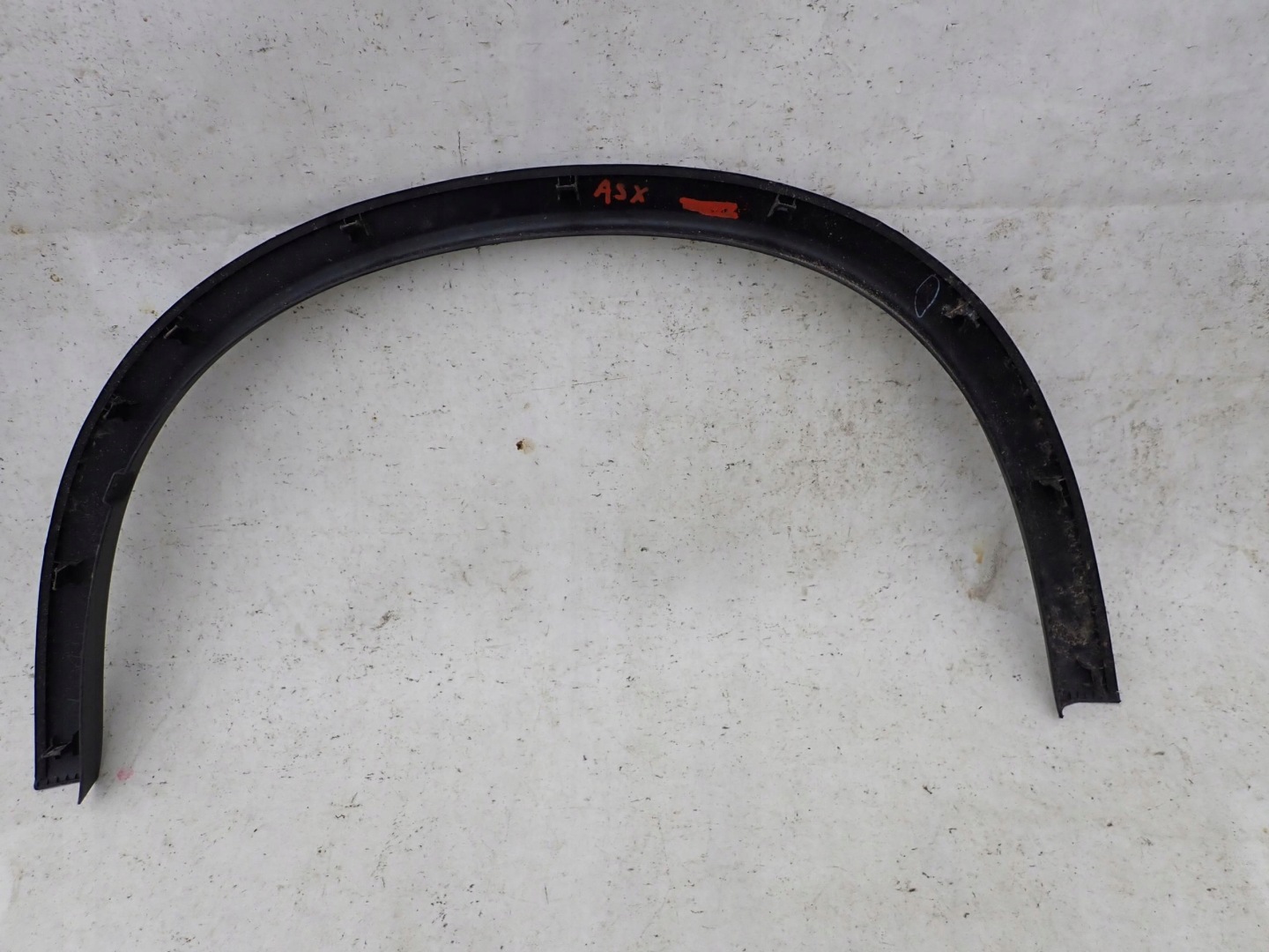 MITSUBISHI ASX and 1 LIFT 12-22 cap right front