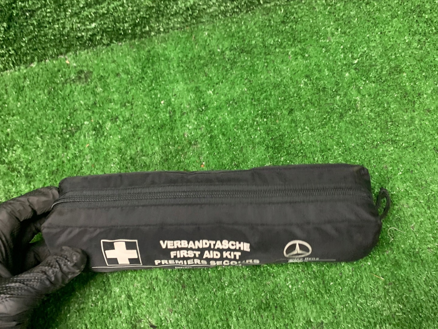 Mercedes S211 W211 first aid kit A2118600250