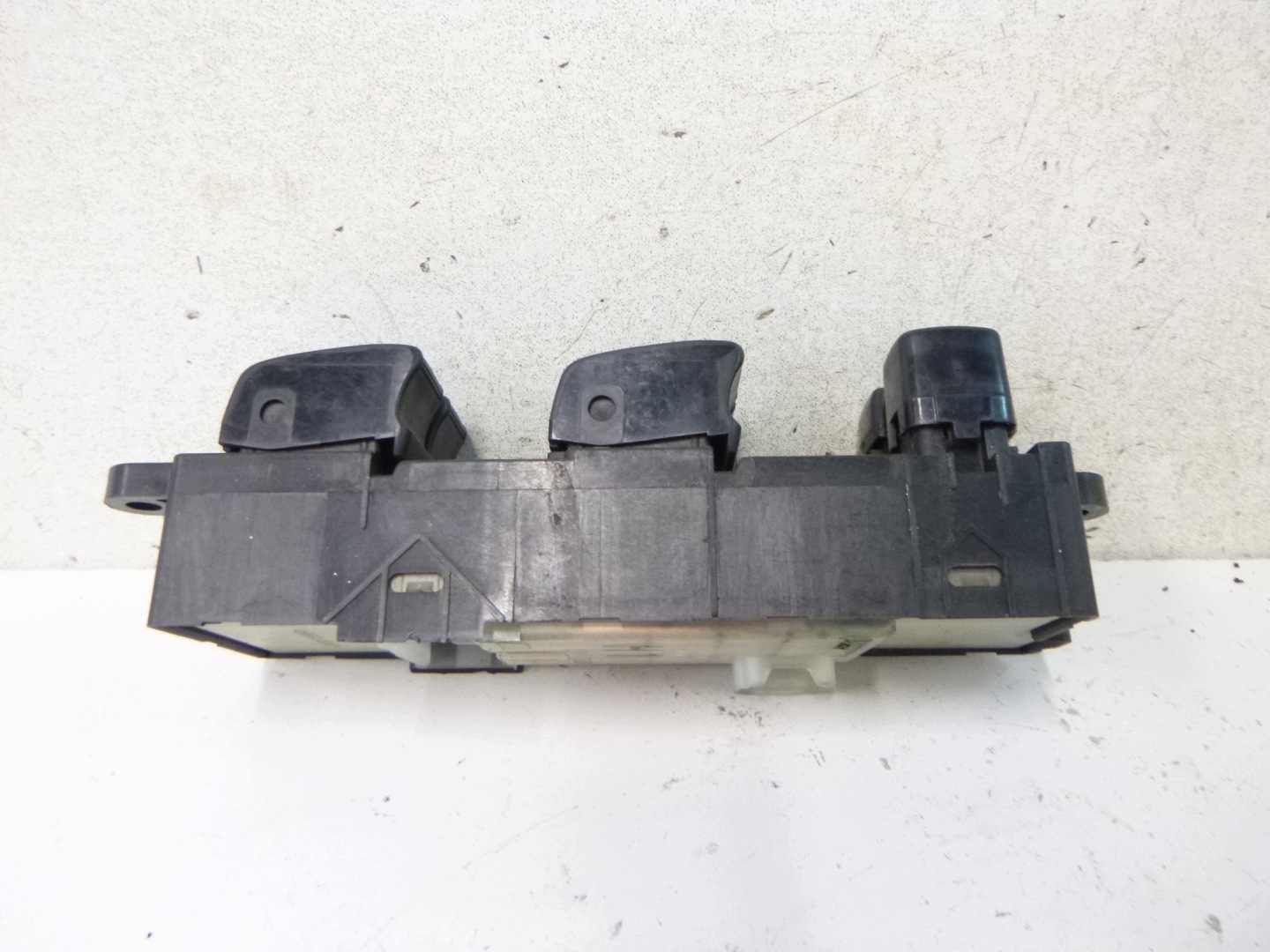 window control switch left front Nissan X-Trail T30 H1 2001-2007