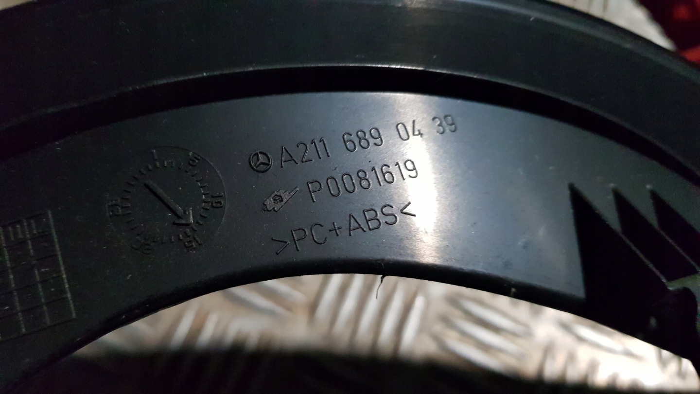 MERCEDES W211 kryt obal budíku a2116890439