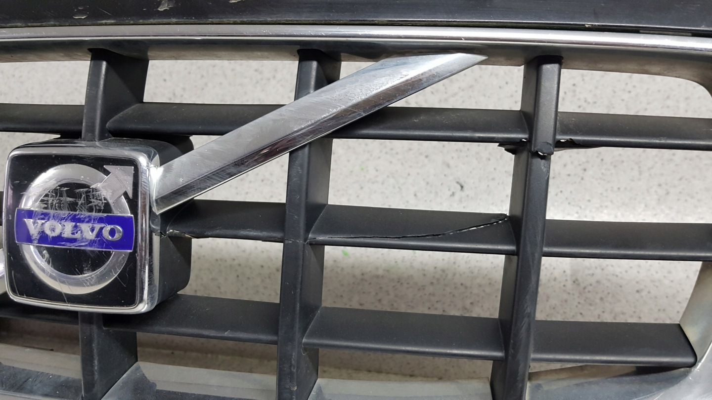 VOLVO XC70 XC 70 2007 - bumper front 2398