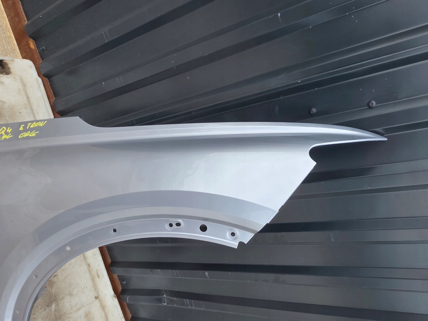 fender right front AUDI Q4 E-TRON SPORTBACK LZ7G original !!!