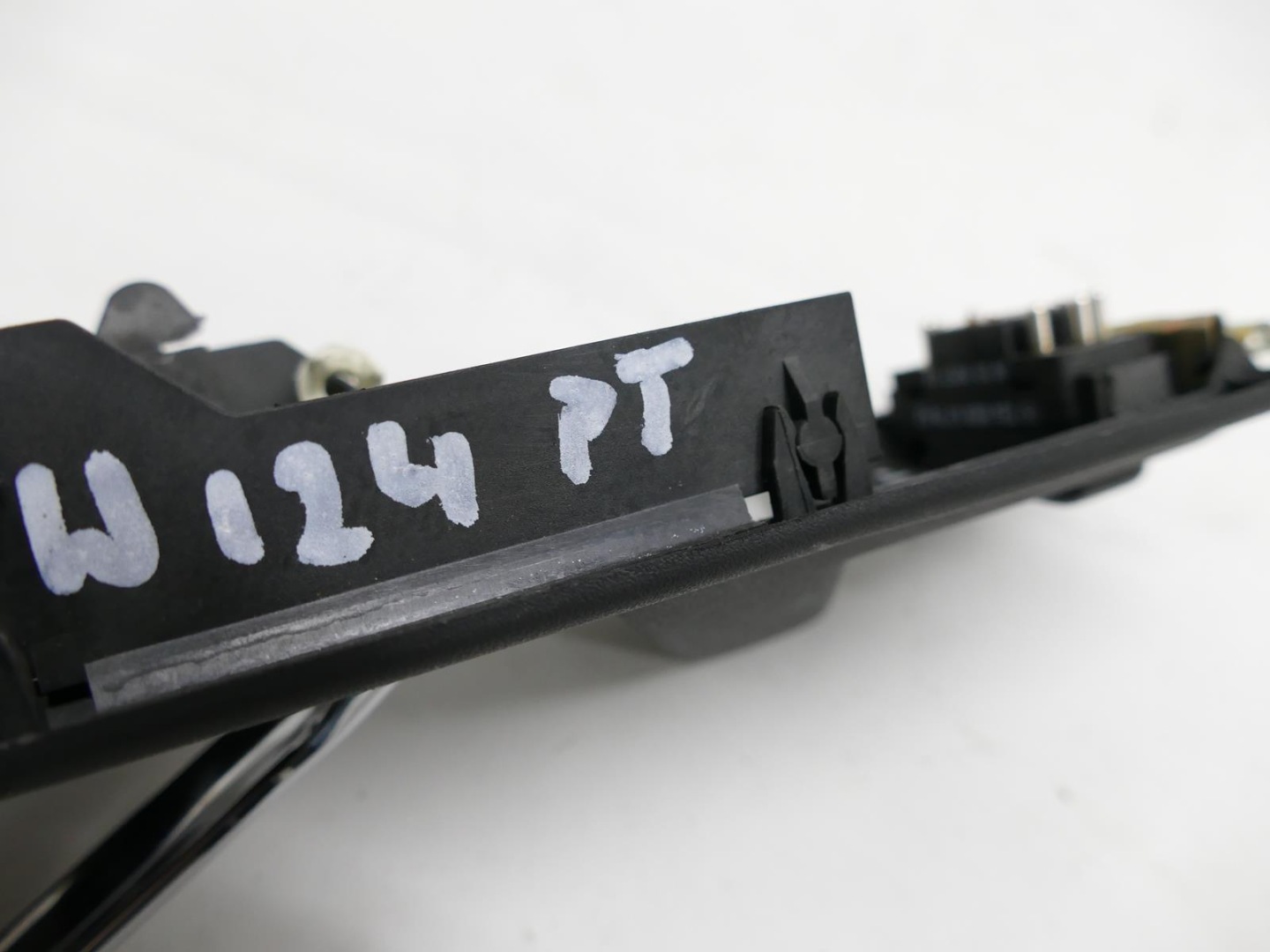 MERCEDES E W124 handle right rear part button windows