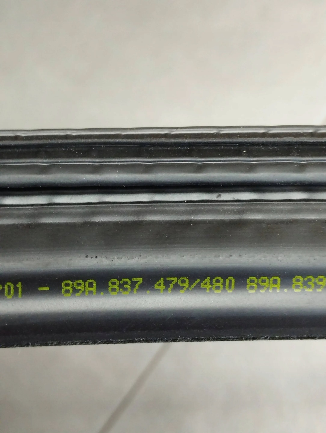 Audi Q4 e-tron gasket dust windows 89A837479