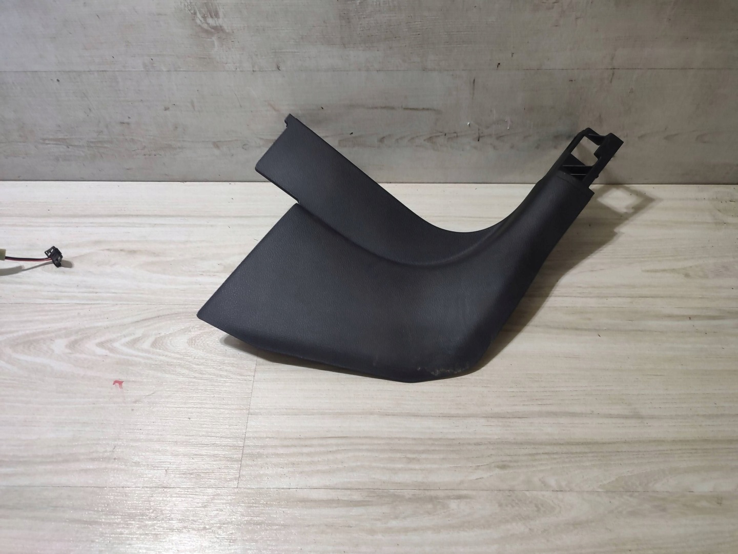 Skoda Scala 2020 front side right moulding threshold front